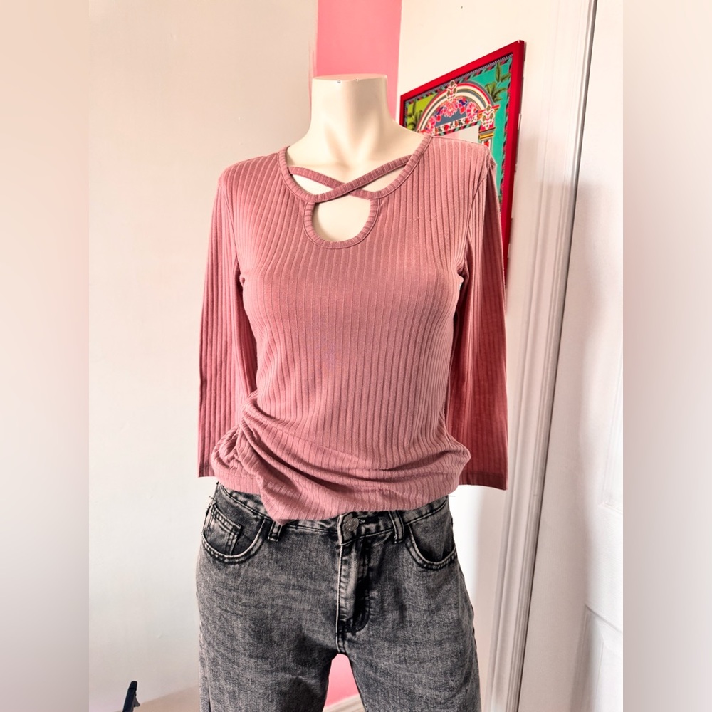 Suzy Shier Pink Women’s Cross-Strap Cutout Long Sleeve Shirt